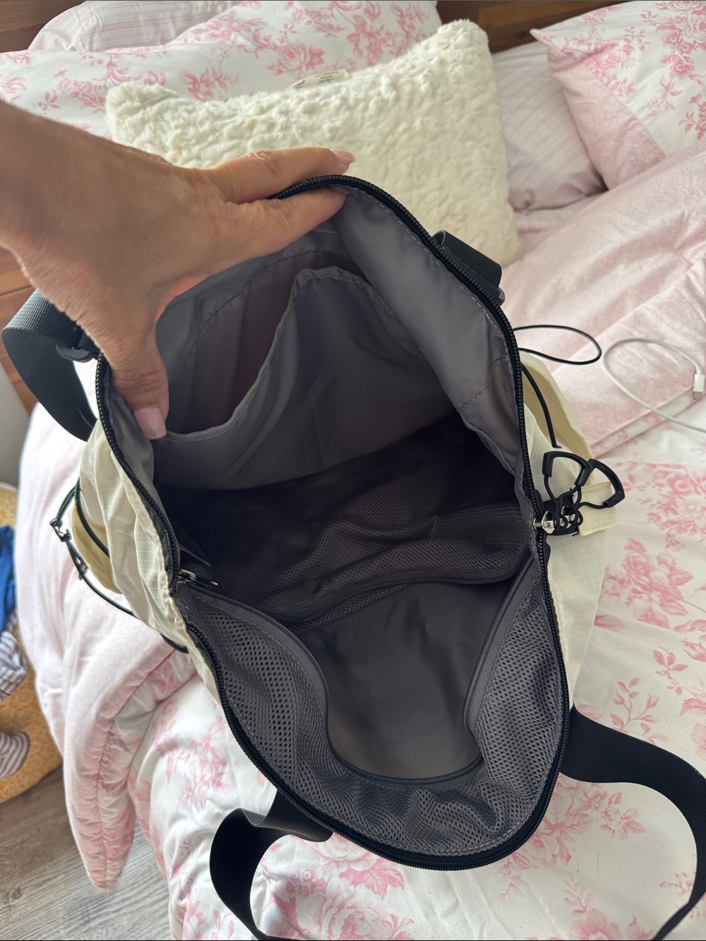 The North Face Cream and Black Utility Tote - Picture 2 of 4